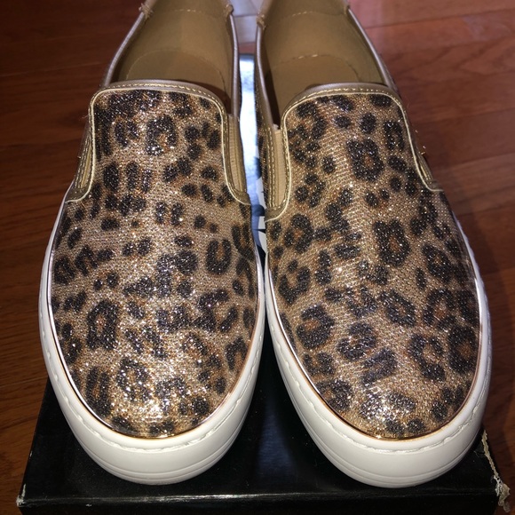 GBG Cheetah Shoes, Size 8M, NIB - Picture 2 of 4